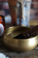 Tibetan meditation singing bowl
